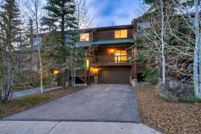 Building Photo - 7 Lookout Ridge Dr
