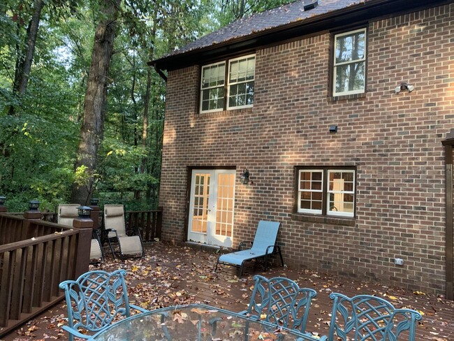 Building Photo - Fabulous 4BR 2.5BA Home on 1.25 Acres