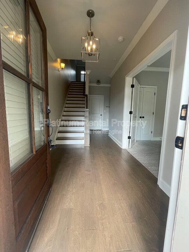 Building Photo - 1236 Stone Castle Cir