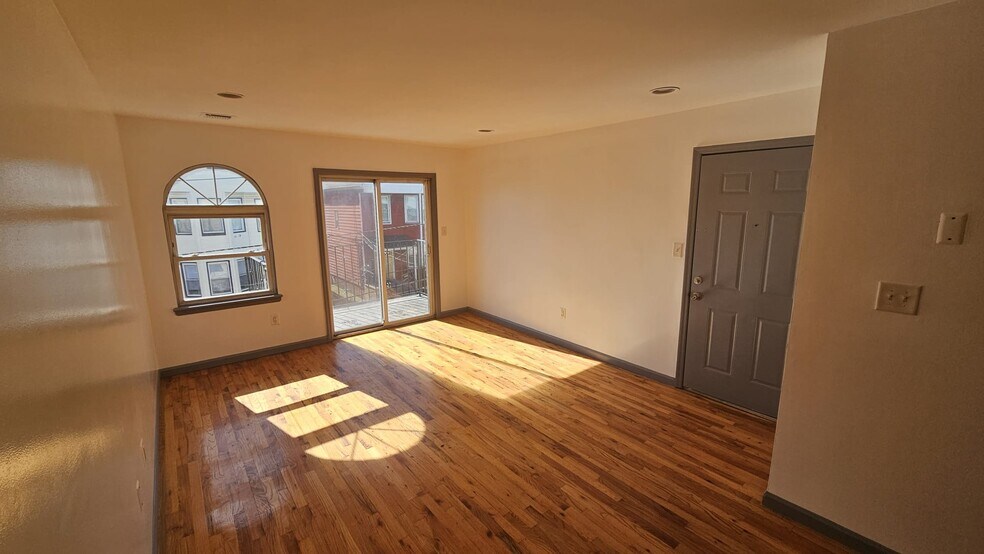 Building Photo - 88 Brown Pl