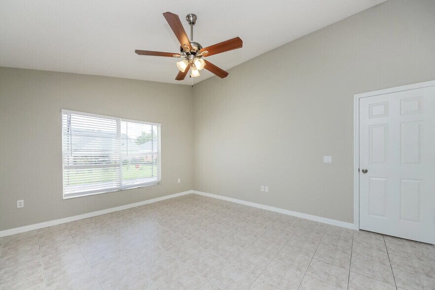 Building Photo - 4616 Falcon Ave