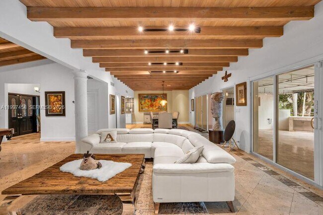 Building Photo - 7405 SW 79th Ct