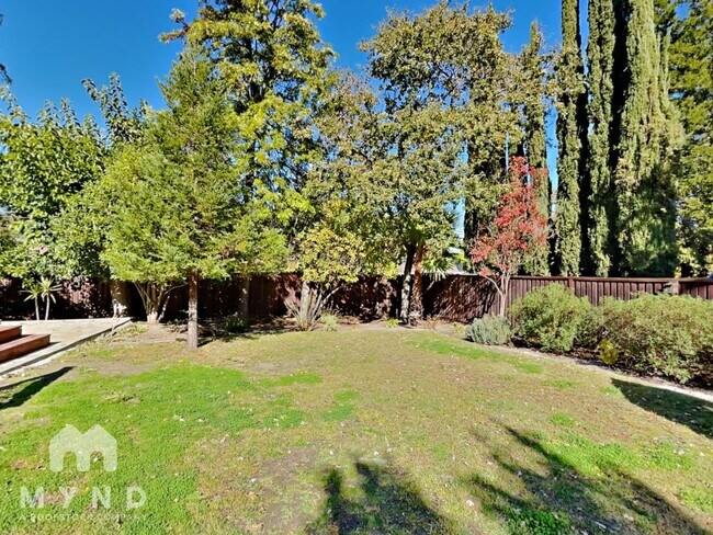 Building Photo - 990 Tera Ct