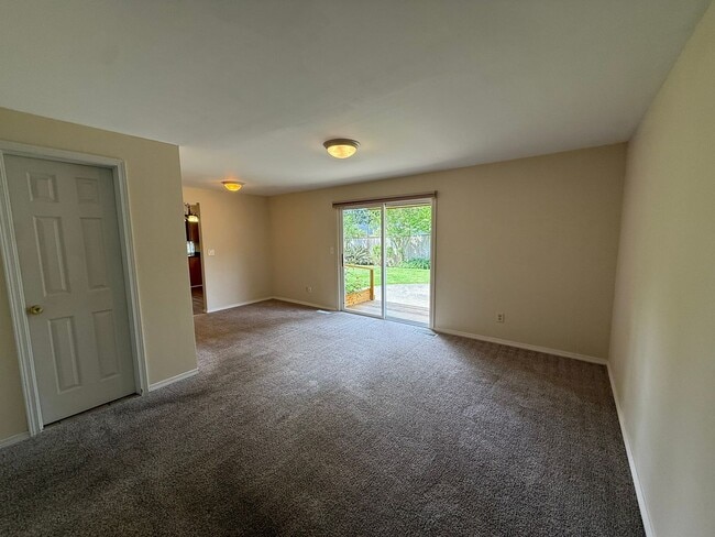 Building Photo - 3Bd/1.5Ba Kirkland House