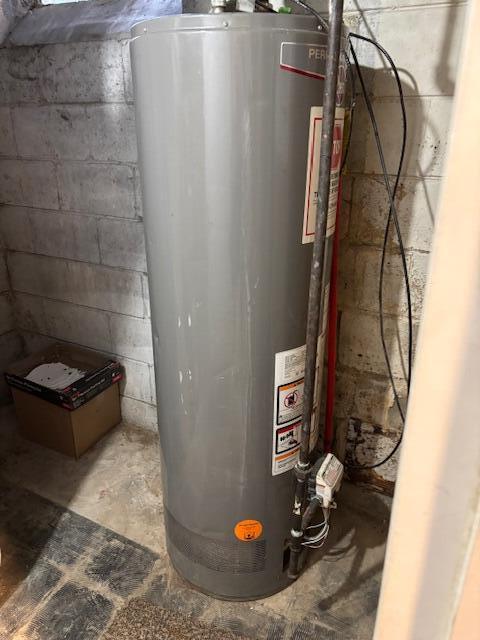 Building Photo - 18044 Prest St