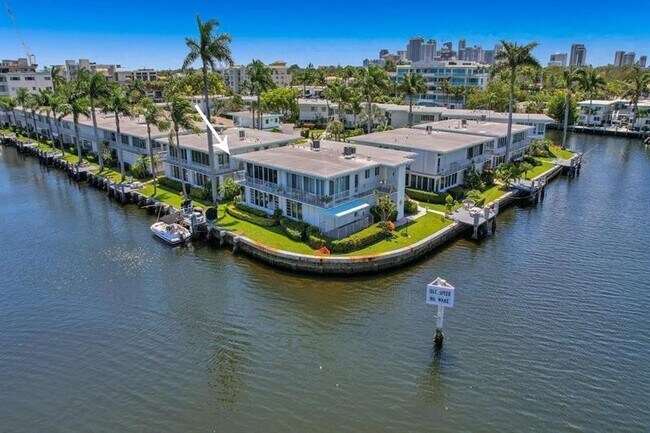 Building Photo - 180 Isle of Venice Dr