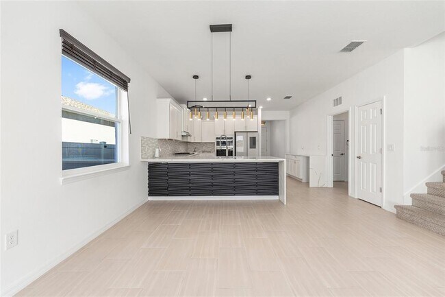 Building Photo - 6366 SW 77th Ave