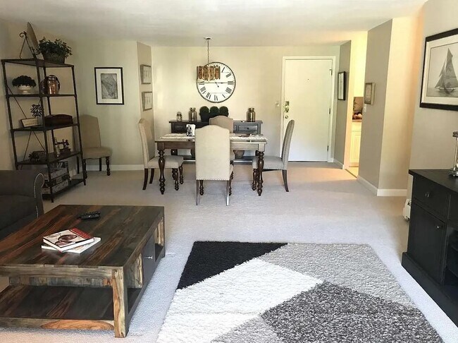 Building Photo - 501 Brook Village Rd