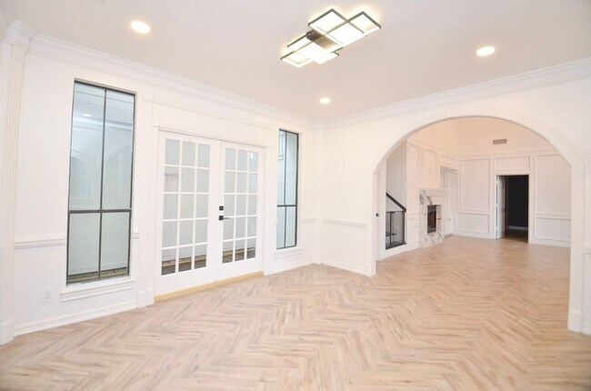 Building Photo - 9655 Longmont Dr