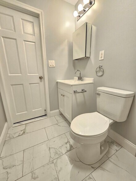 Building Photo - 930 E Passyunk Ave