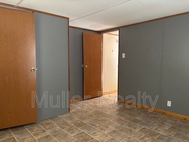Building Photo - 2241 Woodby Rd