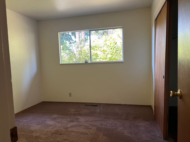 Building Photo - Arcata House ( Half off first month Rent)