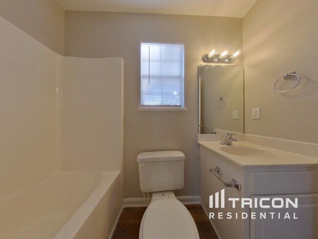 Building Photo - 386 Fox Trot Dr