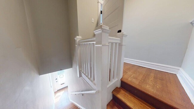 Building Photo - 2309 Thurman Ave