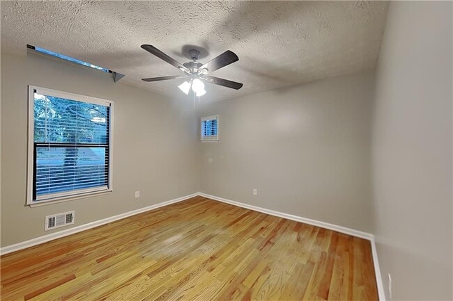 Building Photo - 2755 Whitehurst Dr