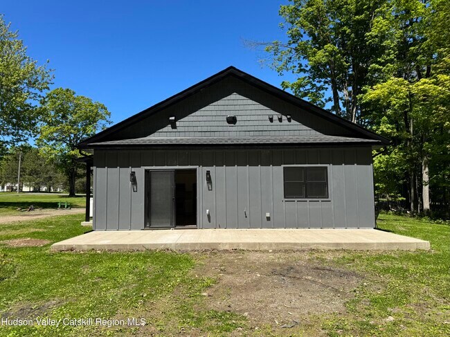 Building Photo - 651 Granite Rd