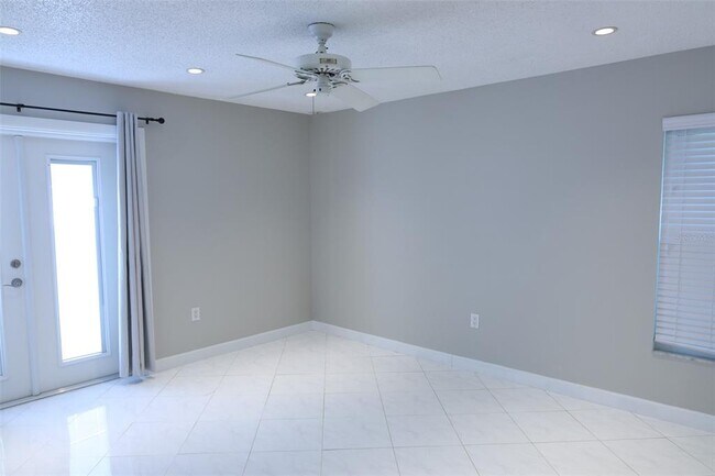 Building Photo - 3121 Bordeaux Ln