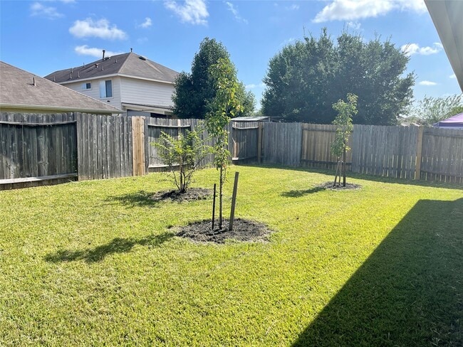 Building Photo - 9011 Serena Ln