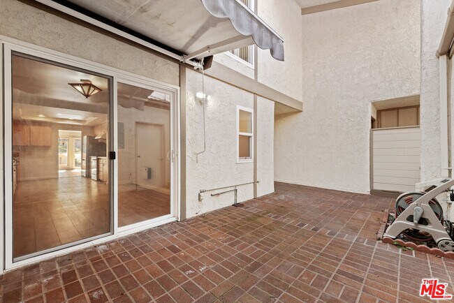 Building Photo - 106 Cresta Verde Dr