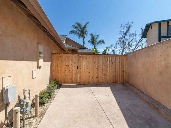 Building Photo - Studio with Loft, Private Patio, and All U...
