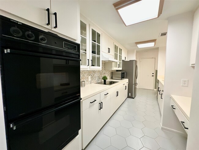 Building Photo - 2607 Rice Boulevard