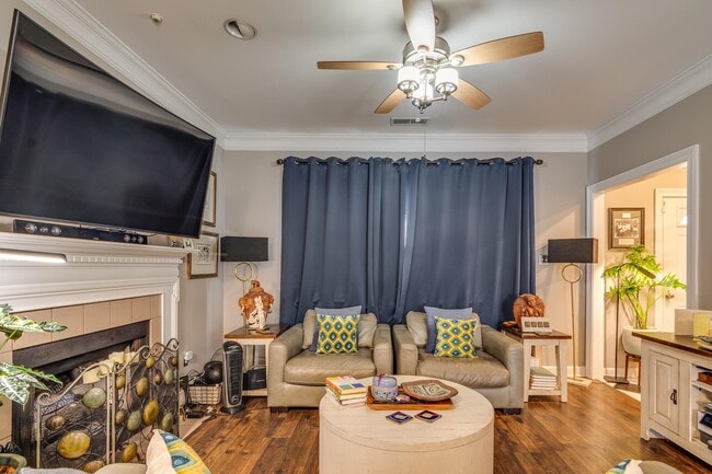 Building Photo - 1986 Eastend Dr