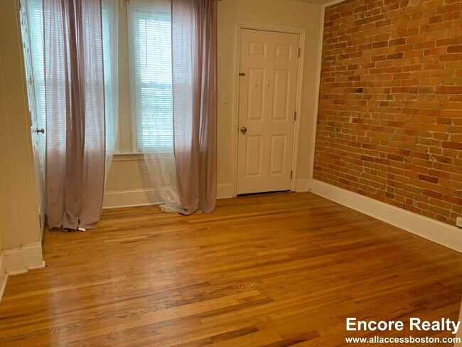 Building Photo - 23 Aspinwall Ave