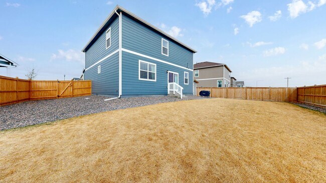 Building Photo - Like New Home W/ 3 Bed, Office, & Loft