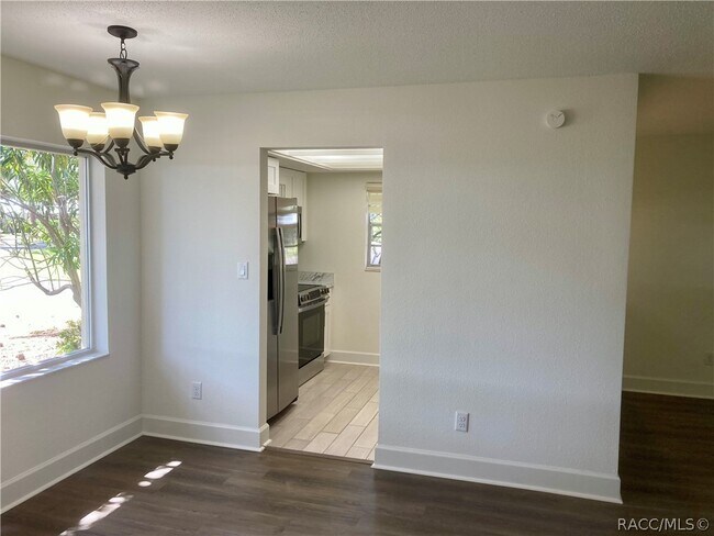 Building Photo - 11499 W Bayshore Dr