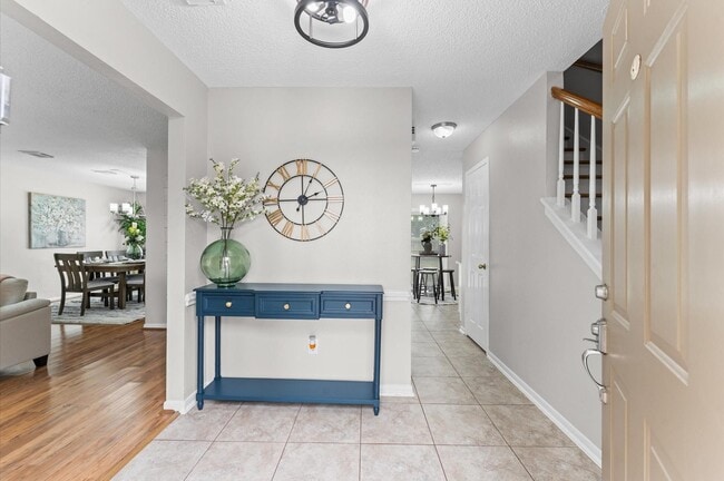 Building Photo - 630 Hawthorn Pl