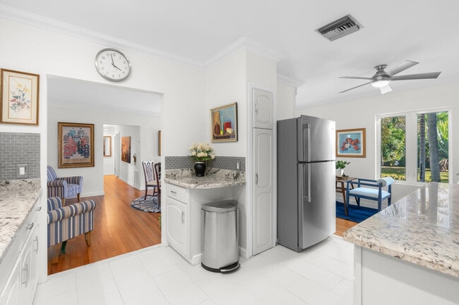 Building Photo - 2317 NE 12th St