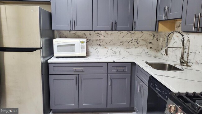 Building Photo - 8854 Spiral Cut