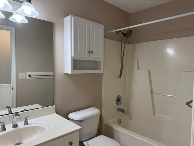 Building Photo - 105 Owls Nest Ct