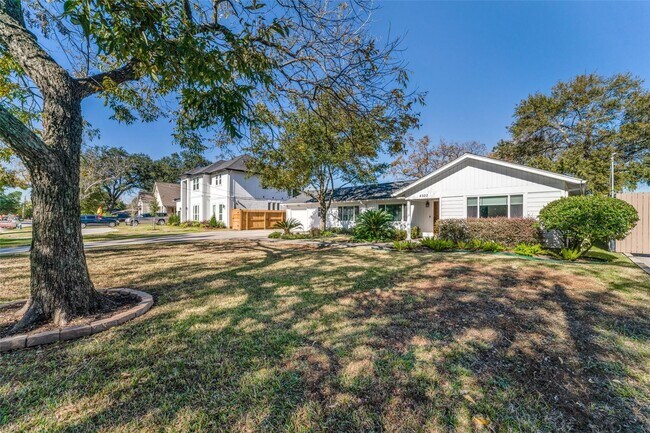 Building Photo - 4502 Brookwoods Dr
