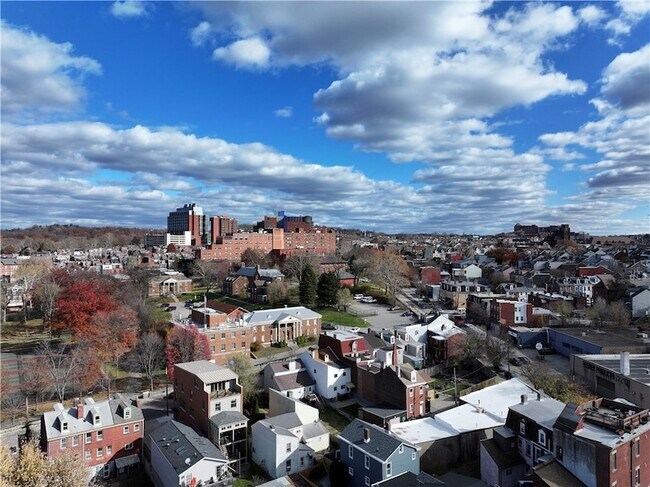 Building Photo - 274 38th St