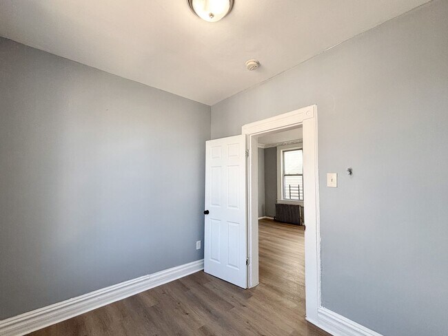 Building Photo - 478 S 15th St