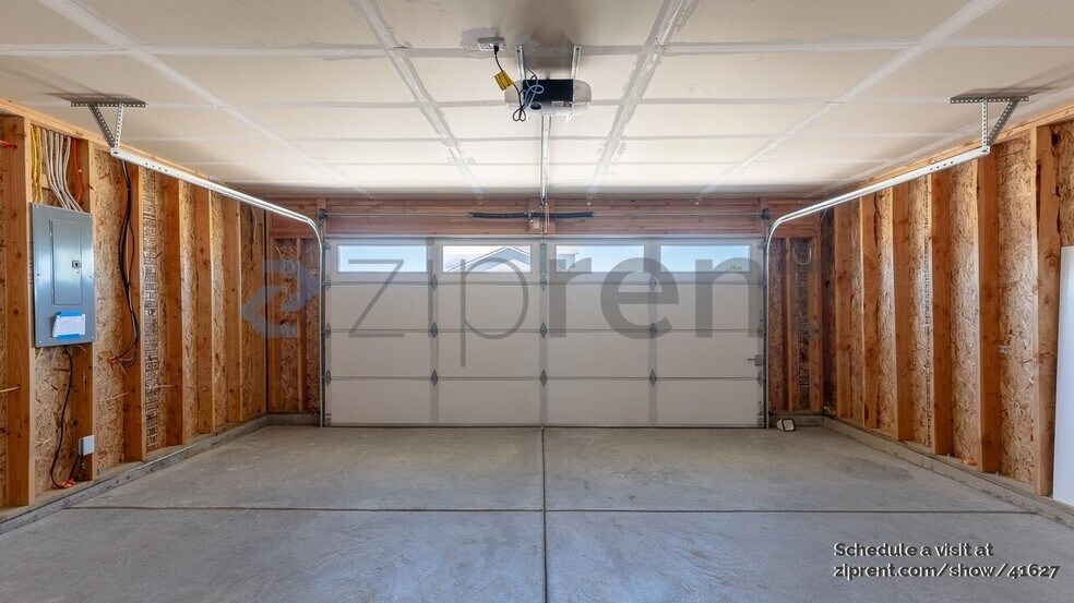 Building Photo - 10303 W Salmonberry