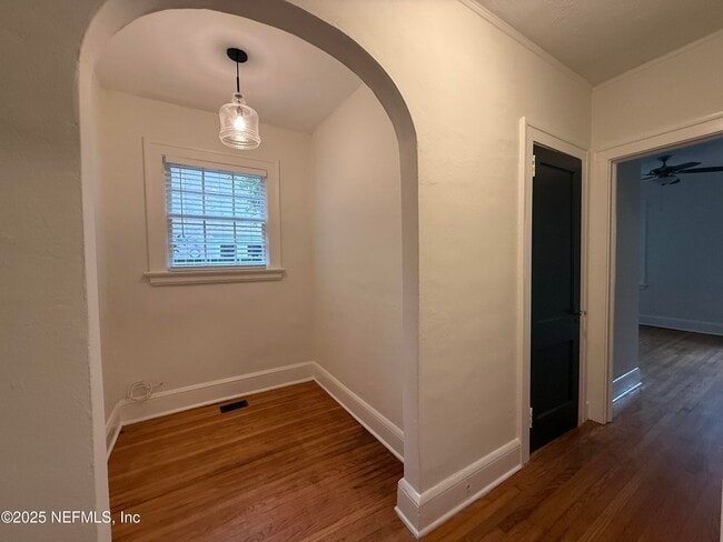 Building Photo - 3201 RIVERSIDE Ave