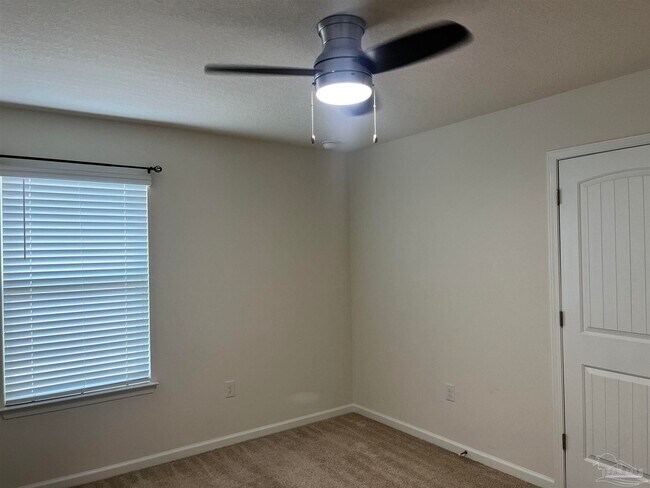 Building Photo - 5862 Blackhorse Cir