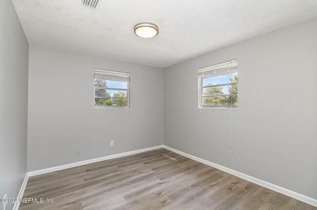 Building Photo - 2867 Holly Bay Rd