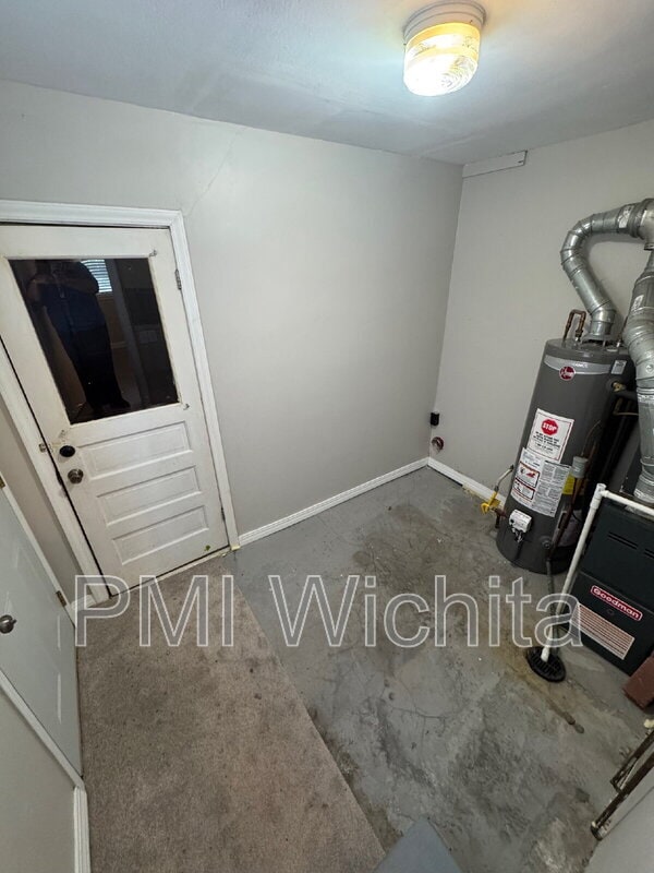 Building Photo - 1453 N Old Manor Rd