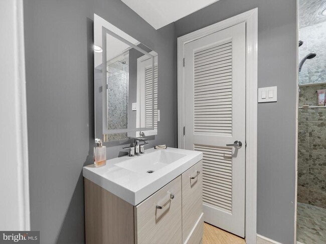 Building Photo - 11701 Winterset Terrace