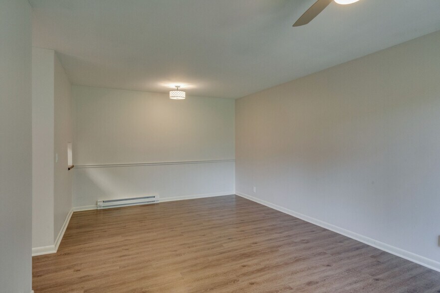 Building Photo - 2601 Hillsboro Pike