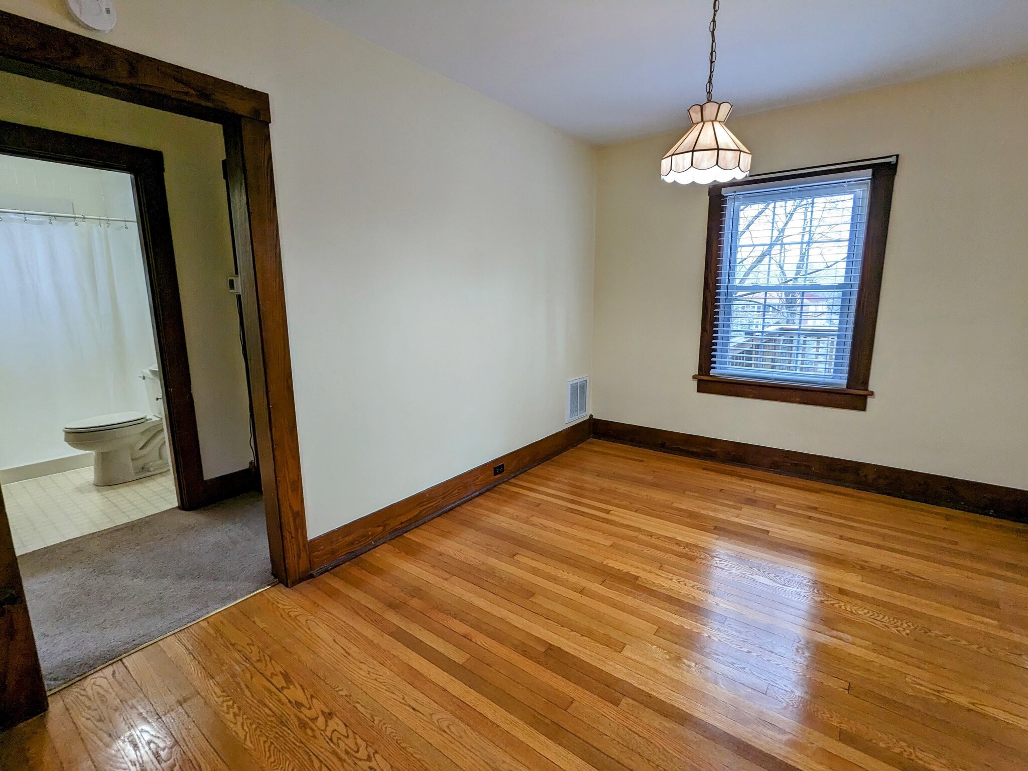 Building Photo - 412 Dupont Ave