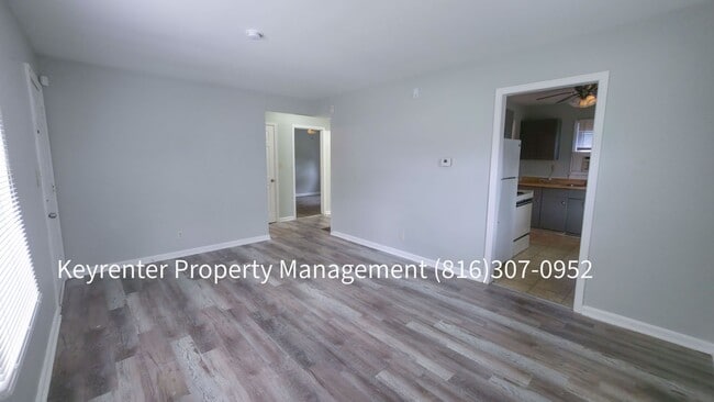 Building Photo - 2 Bed 1 Bath rare to rent!