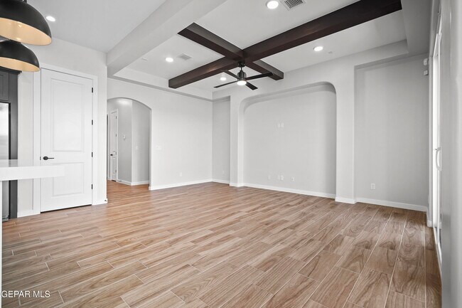 Building Photo - 13992 Margaret Ponce Ave