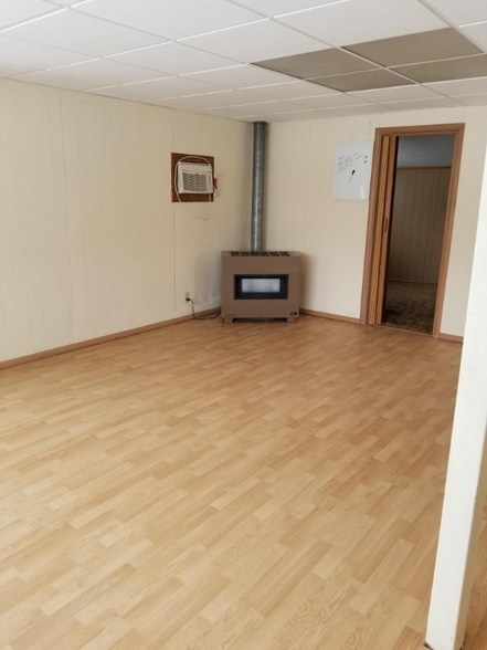 Building Photo - 114 3rd Ave W