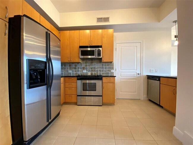 Building Photo - 3333 Allen Pkwy