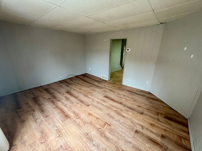 Building Photo - 470-474 Spang Avenue