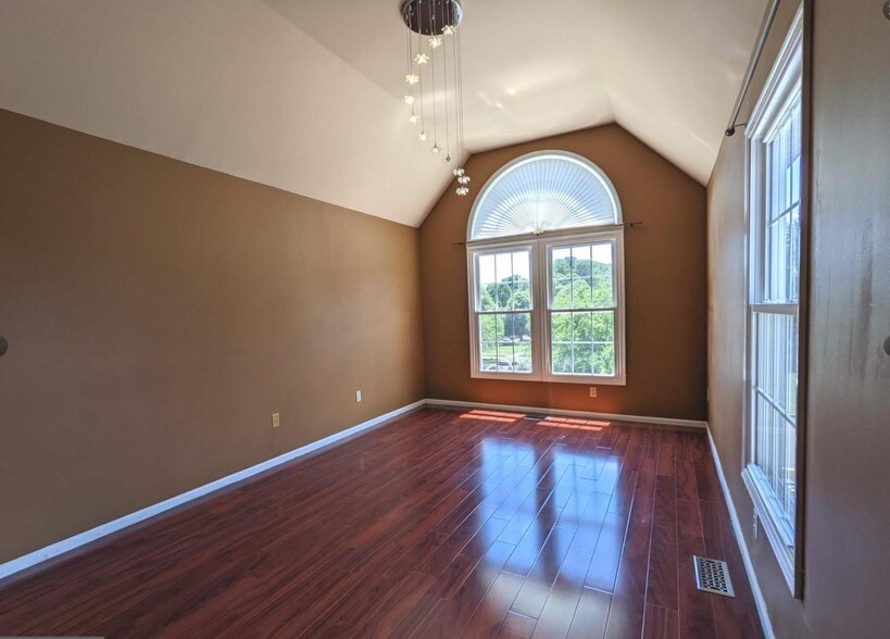 Building Photo - 3 Kaylin Cor